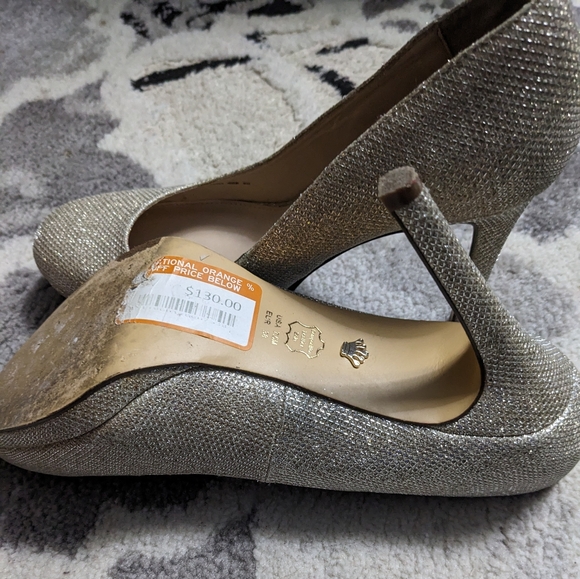 Shoes - Picture 7 of 8